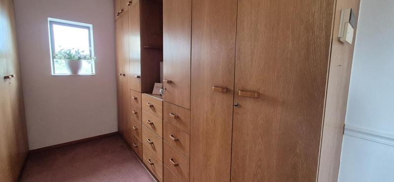 To Let 4 Bedroom Property for Rent in Hersham Western Cape